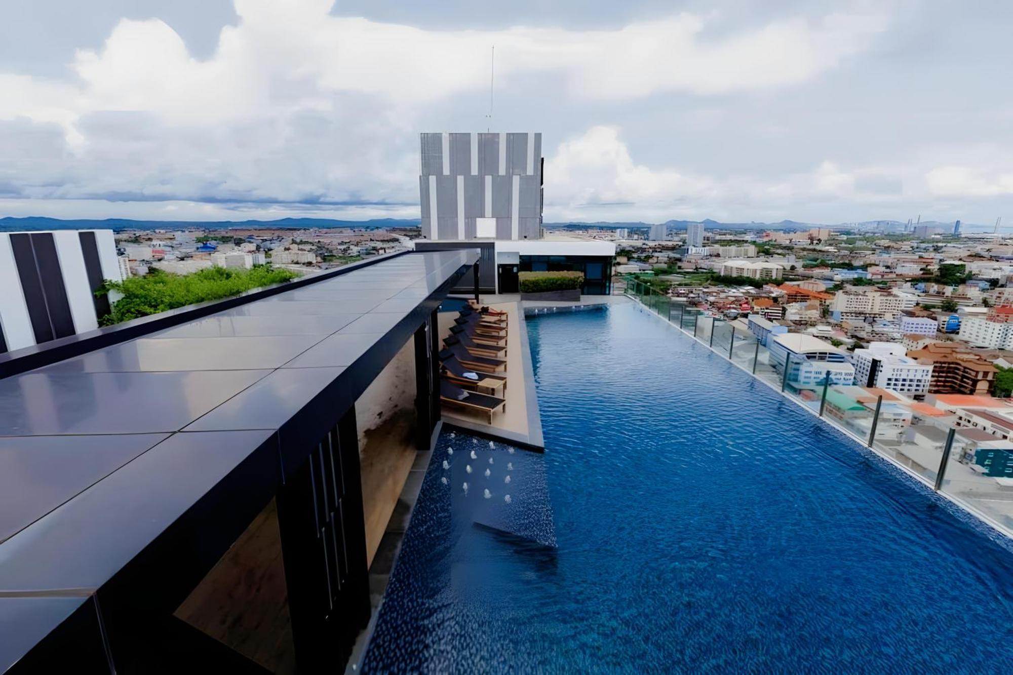 The Base Apartments At Central Pattaya Εξωτερικό φωτογραφία