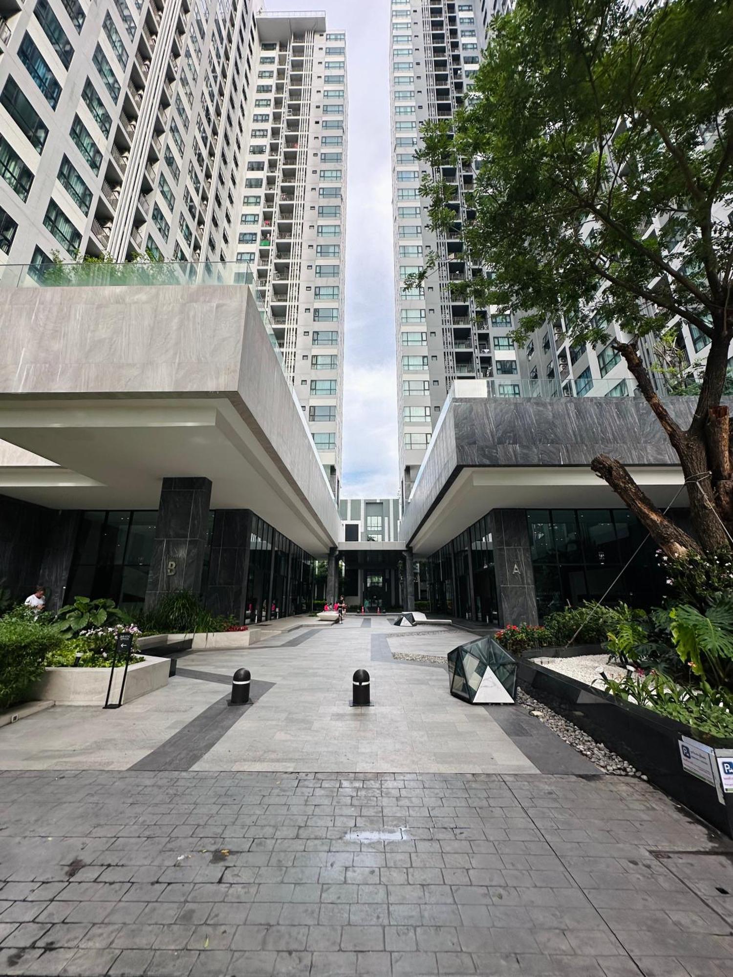 The Base Apartments At Central Pattaya Εξωτερικό φωτογραφία